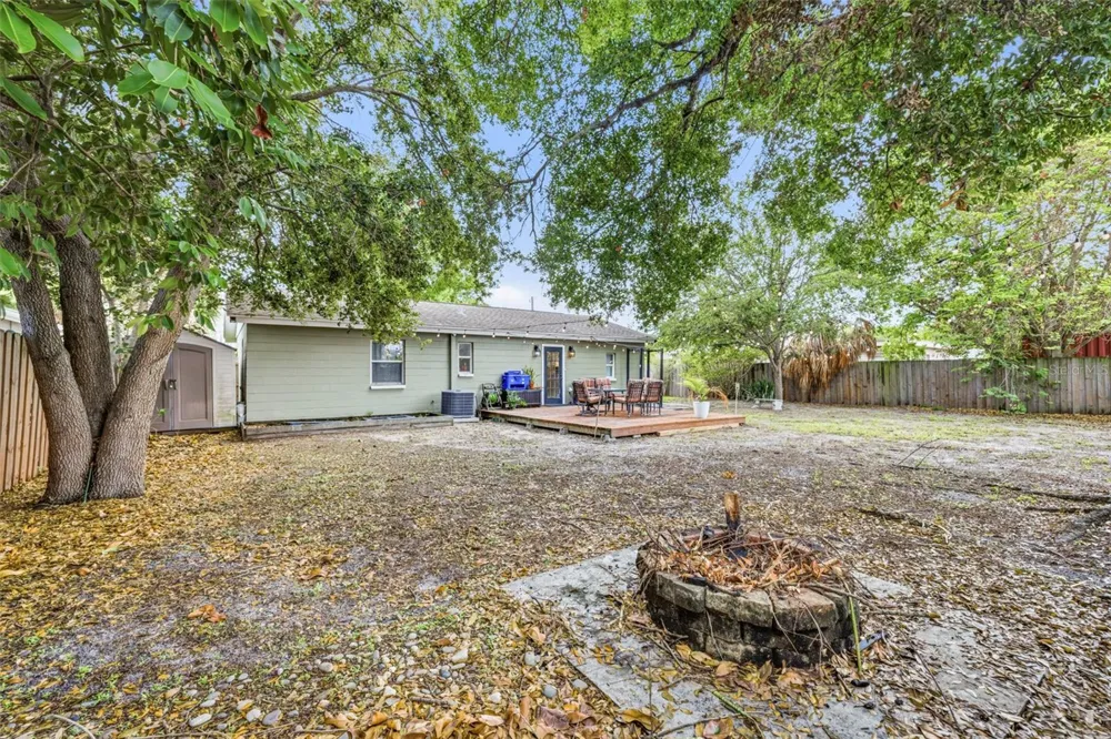 3913 W WALLACE AVENUE Tampa, FL 33611