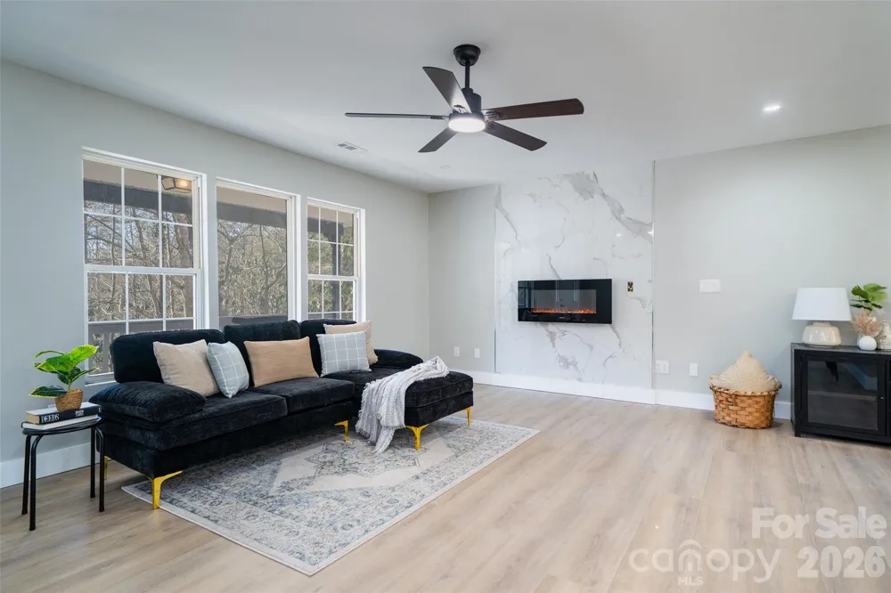 11 Twin Lakes Drive Fletcher, NC 28732