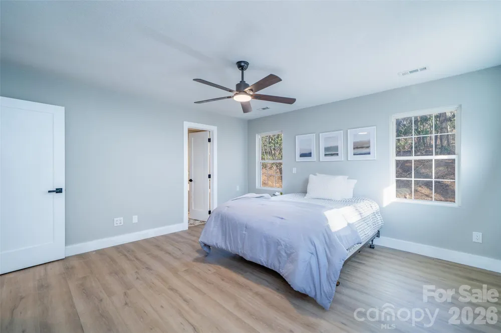 11 Twin Lakes Drive Fletcher, NC 28732