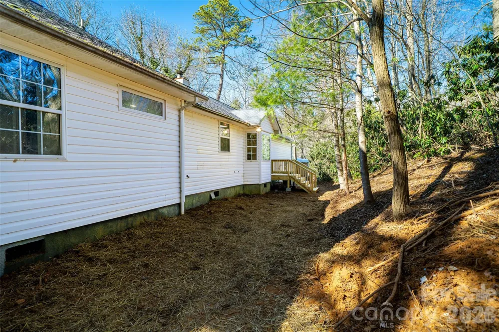 11 Twin Lakes Drive Fletcher, NC 28732