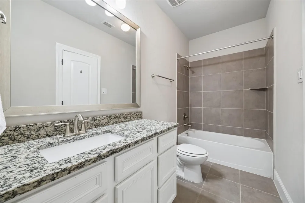 1704 Oak Leaf Pass Drive Houston, TX 77055