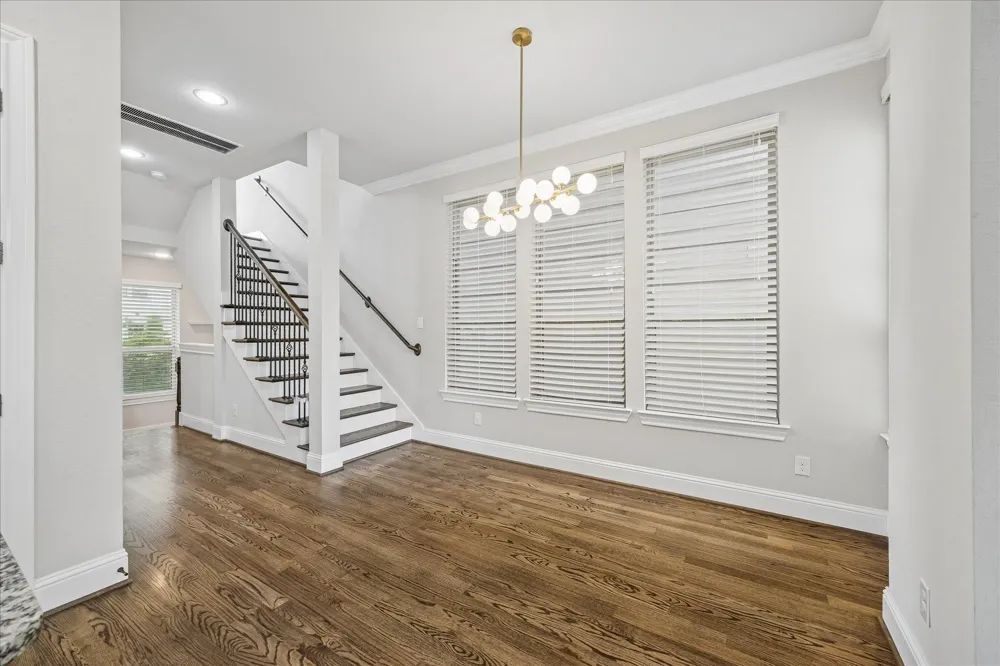 1704 Oak Leaf Pass Drive Houston, TX 77055