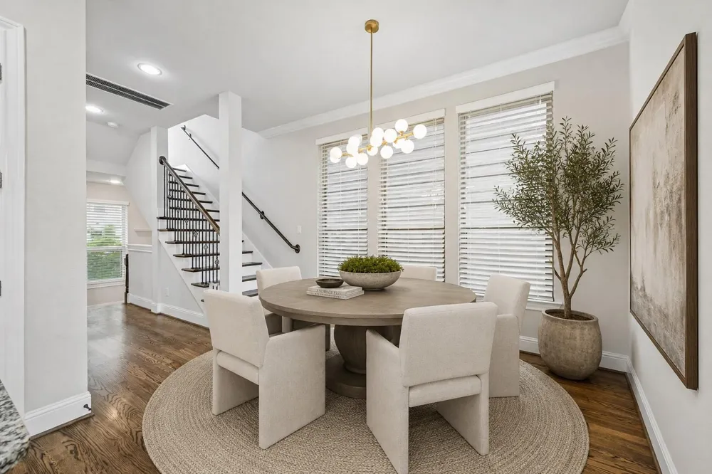 1704 Oak Leaf Pass Drive Houston, TX 77055