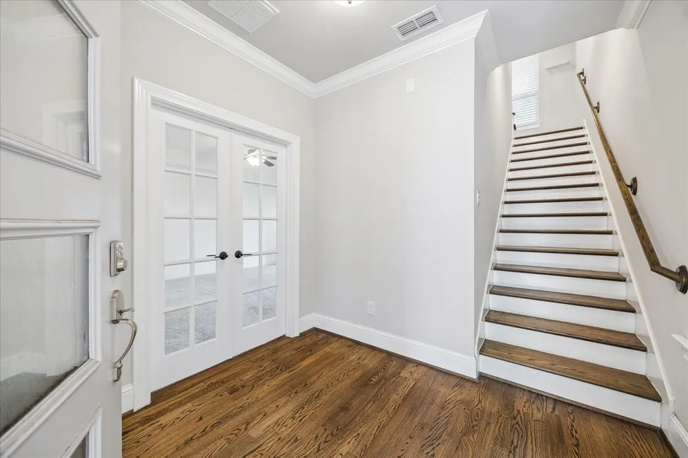 1704 Oak Leaf Pass Drive Houston, TX 77055
