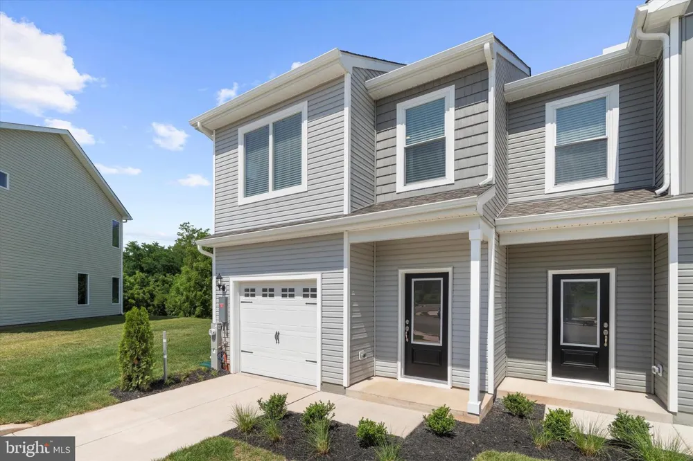 8100 BARTHOLOMEW COURT Baltimore, MD 21206