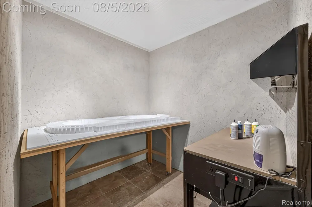 1160 Alissa Marie Drive Highland Charter Township, MI 48357