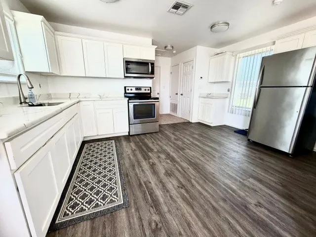 326 E Tenth Street Rockport, TX 78382