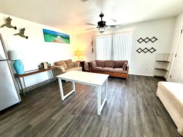 326 E Tenth Street Rockport, TX 78382