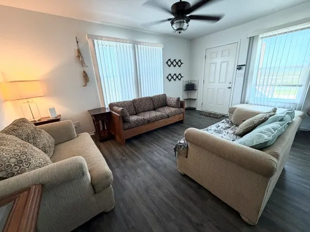 326 E Tenth Street Rockport, TX 78382