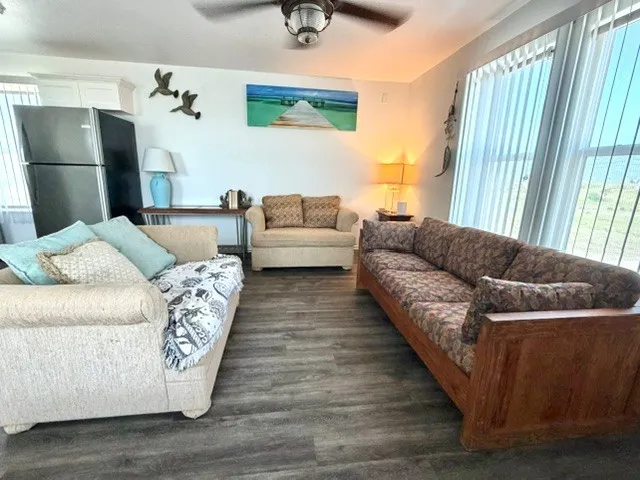 326 E Tenth Street Rockport, TX 78382