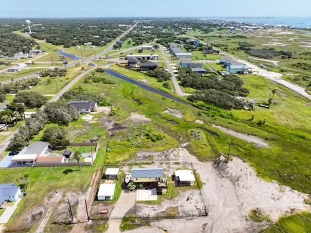 326 E Tenth Street Rockport, TX 78382
