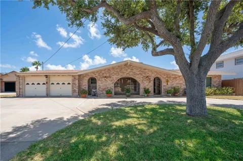 3313 Laguna Shores
