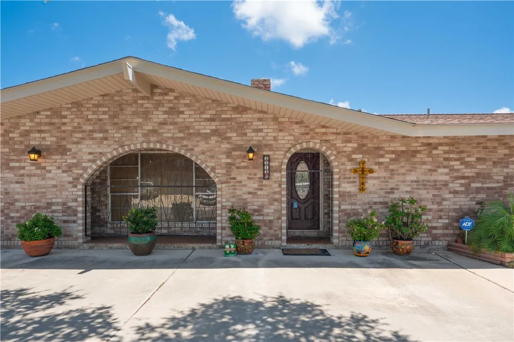 3313 Laguna Shores Corpus Christi, TX 78418