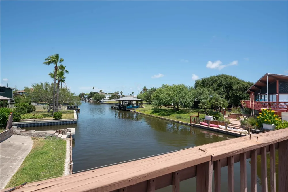 3313 Laguna Shores Corpus Christi, TX 78418