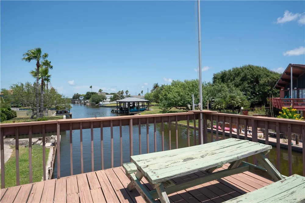 3313 Laguna Shores Corpus Christi, TX 78418