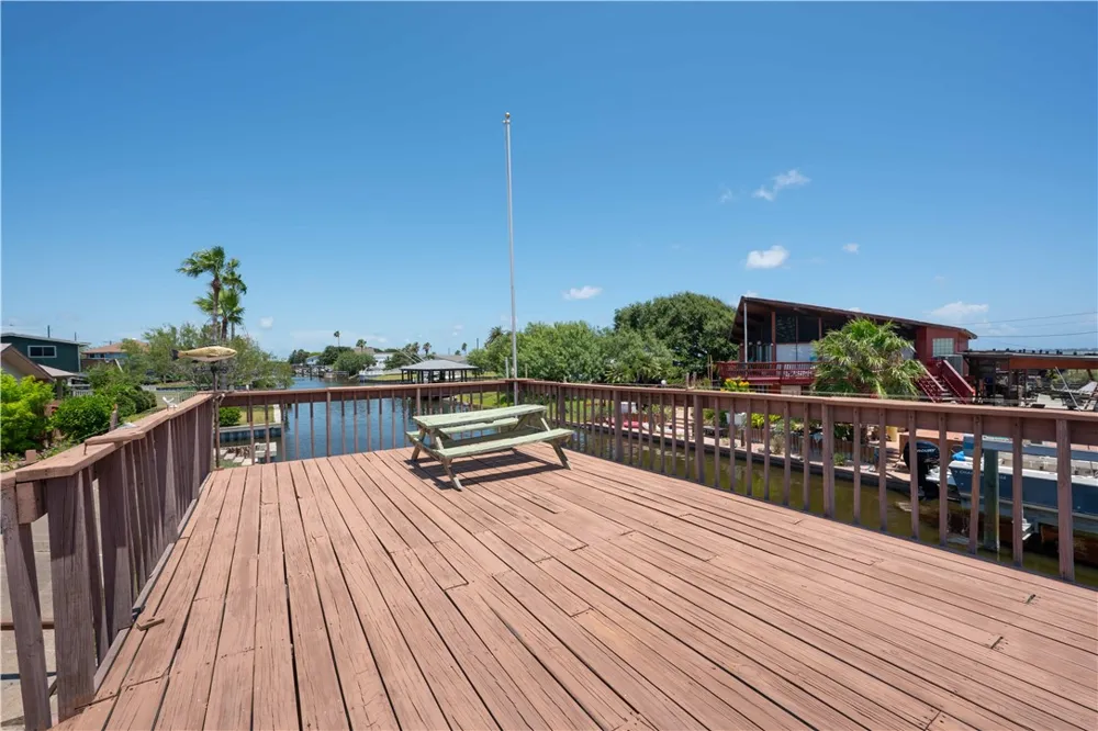 3313 Laguna Shores Corpus Christi, TX 78418