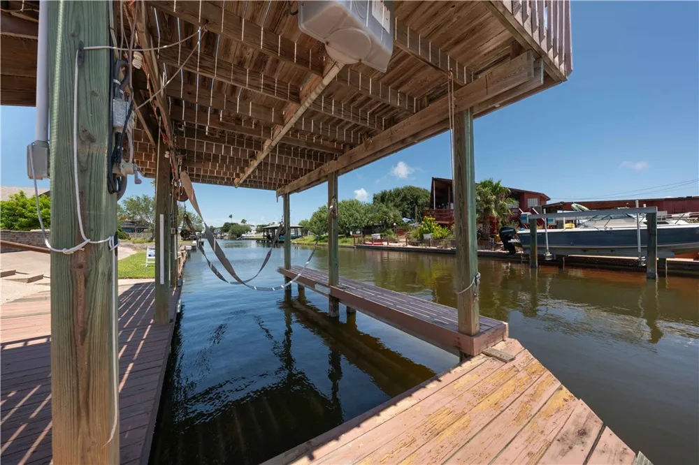 3313 Laguna Shores Corpus Christi, TX 78418