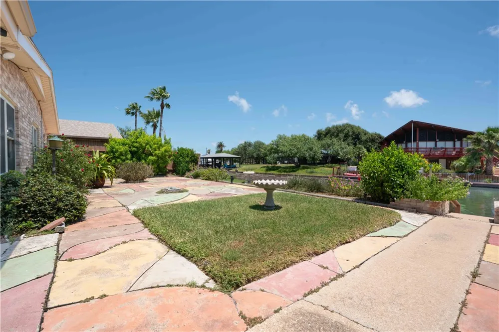 3313 Laguna Shores Corpus Christi, TX 78418