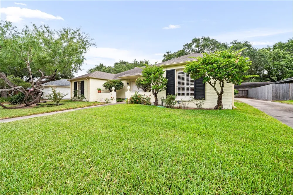 5034 CASCADE Corpus Christi, TX 78413