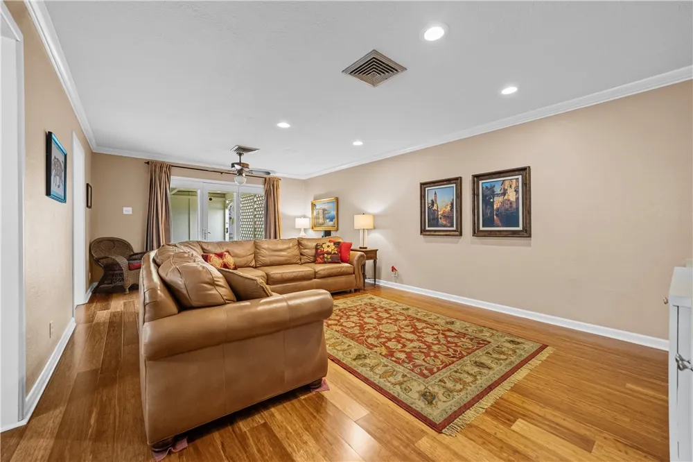 5034 CASCADE Corpus Christi, TX 78413