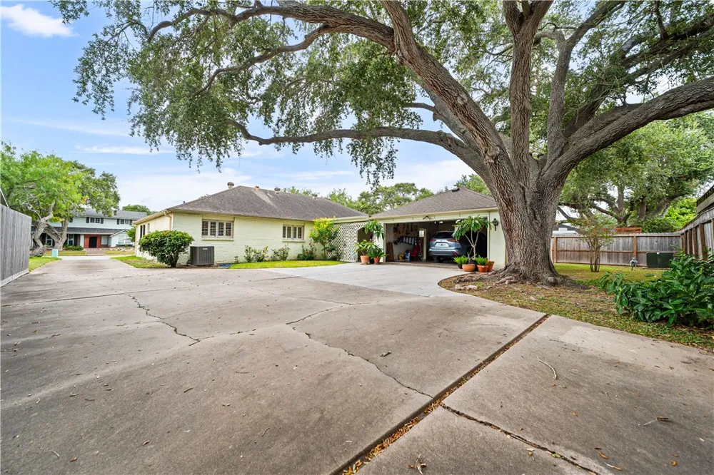 5034 CASCADE Corpus Christi, TX 78413
