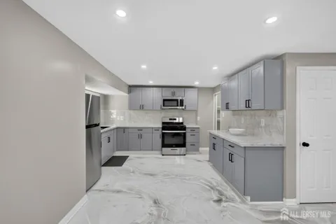 701 W Park Avenue