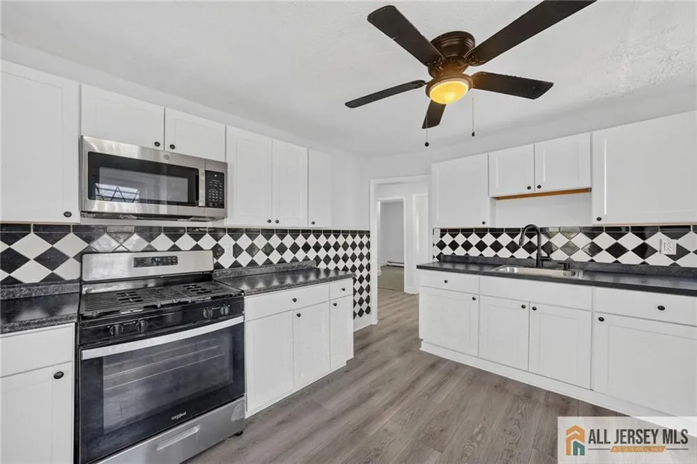 125 White Horse Avenue Hamilton, NJ 08610