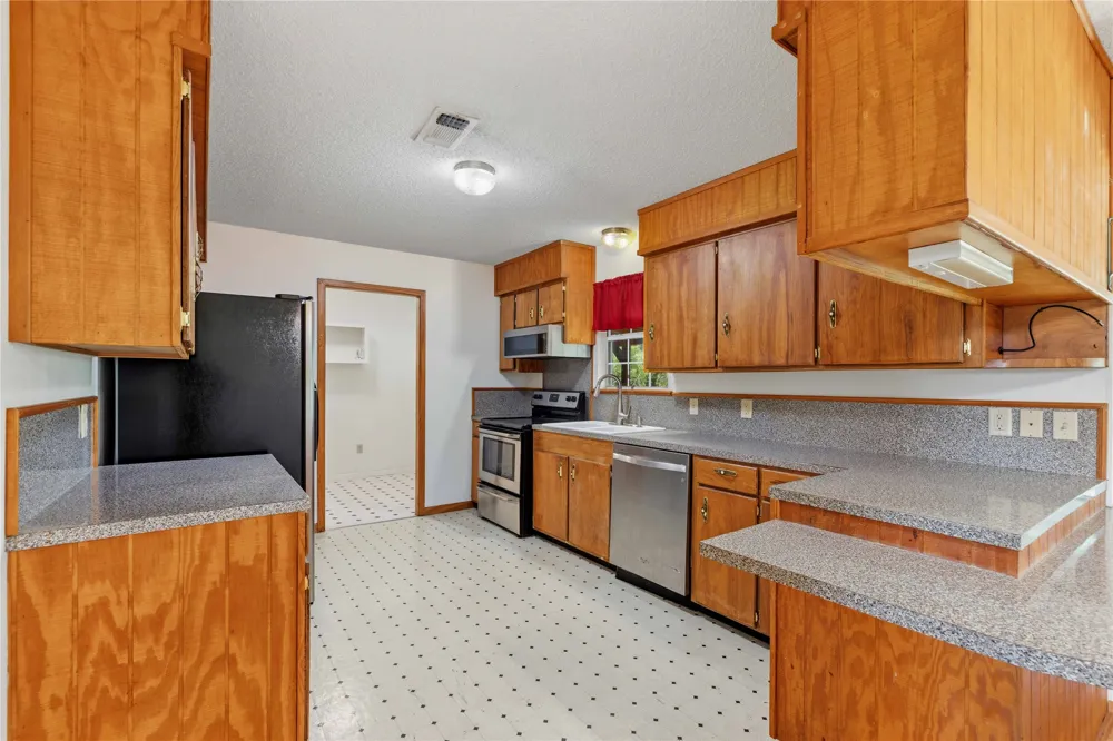 6070 Fm 3021 Brownwood, TX 76801