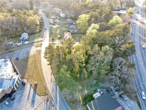1587 Veterans Memorial Highway SW