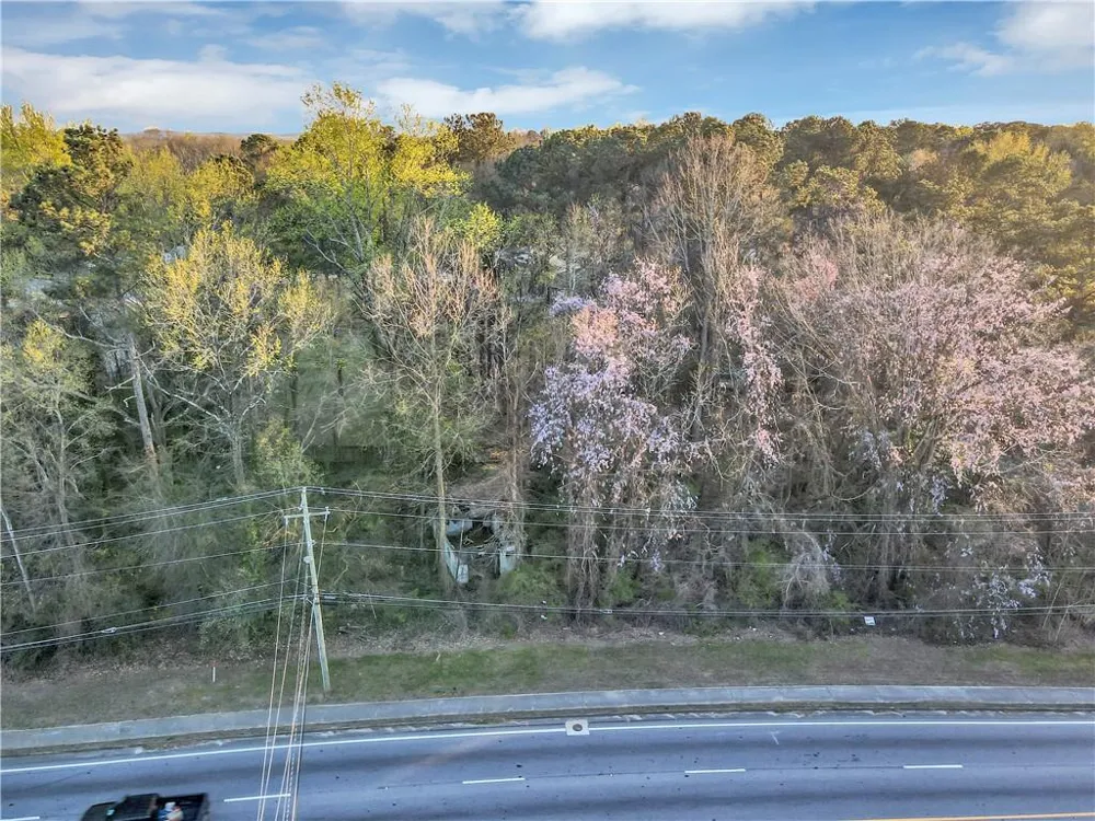1587 Veterans Memorial Highway SW Mableton, GA 30126