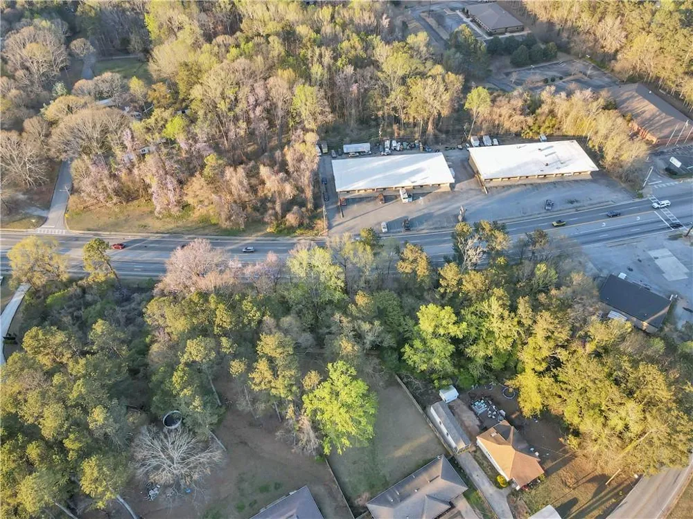 1587 Veterans Memorial Highway SW Mableton, GA 30126