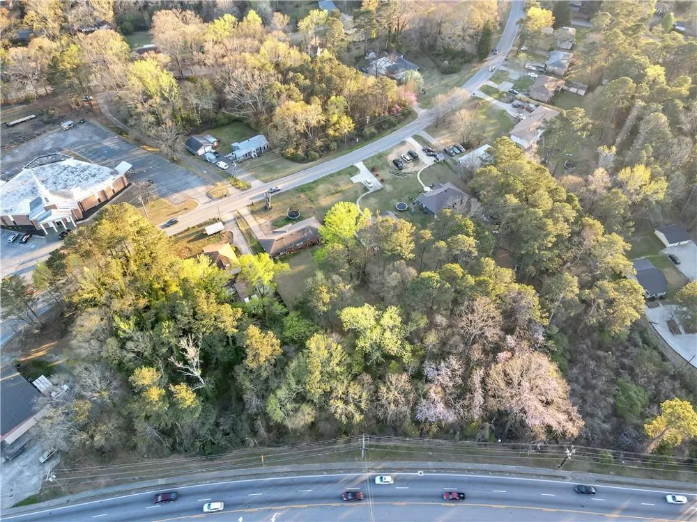 1587 Veterans Memorial Highway SW Mableton, GA 30126