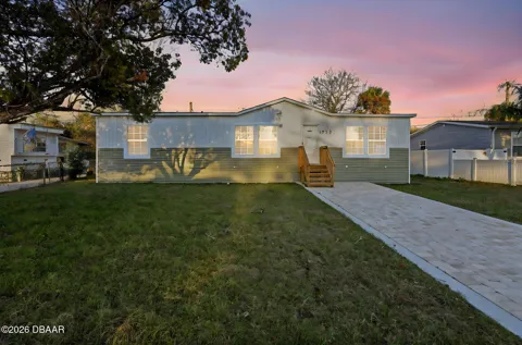 1913 Woodcrest Drive