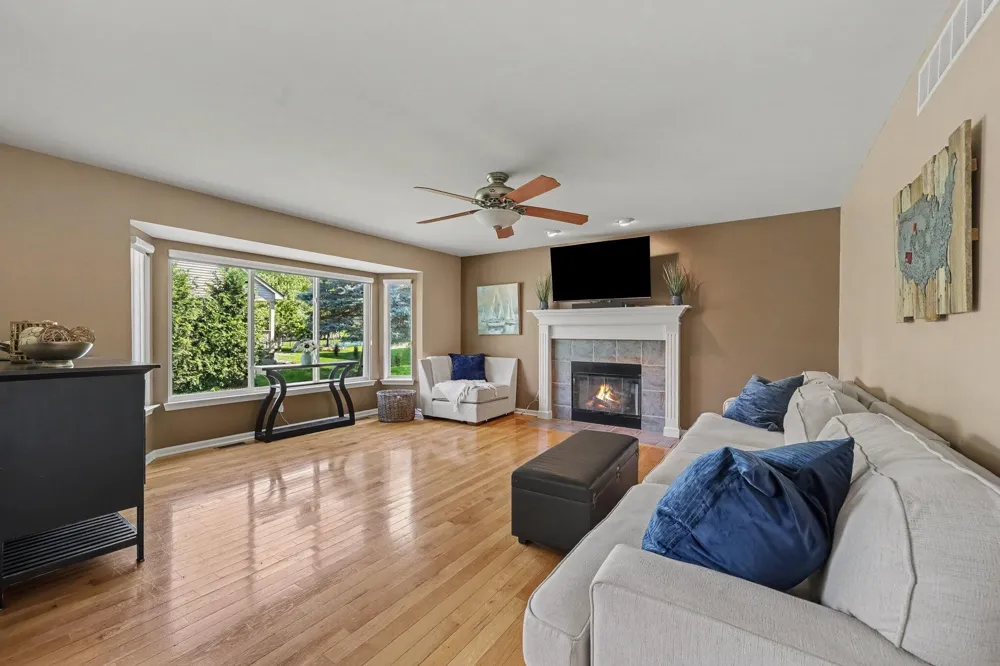 913 Darwin Drive Chelsea, MI 48118