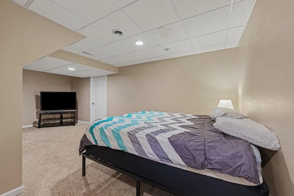 913 Darwin Drive Chelsea, MI 48118