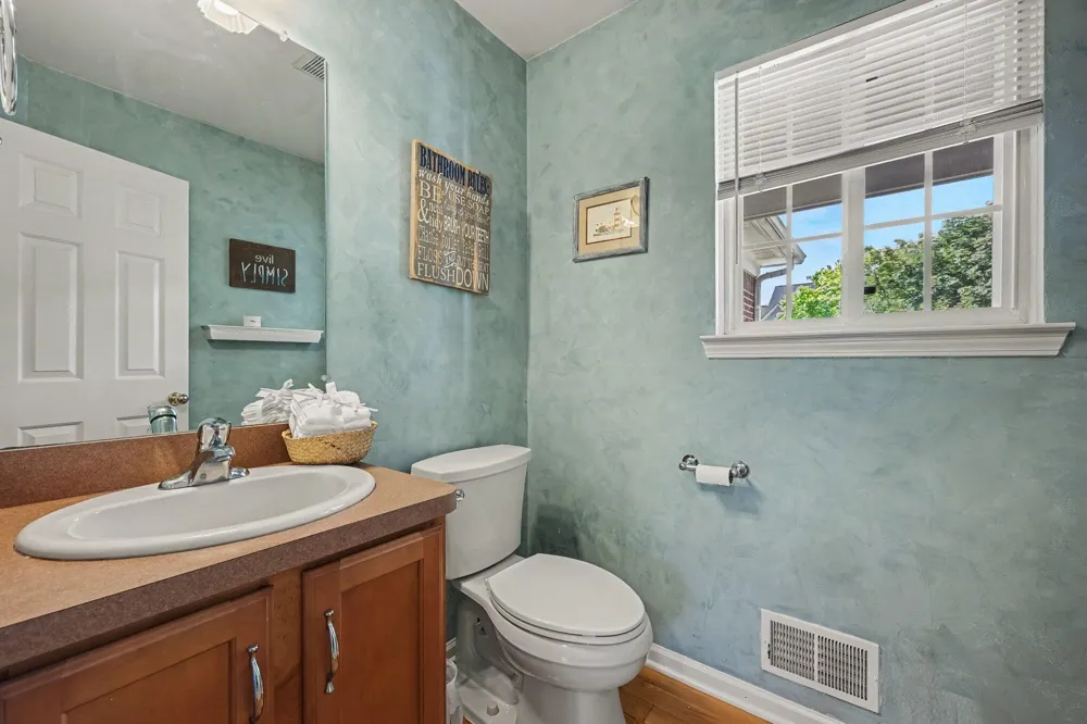 913 Darwin Drive Chelsea, MI 48118