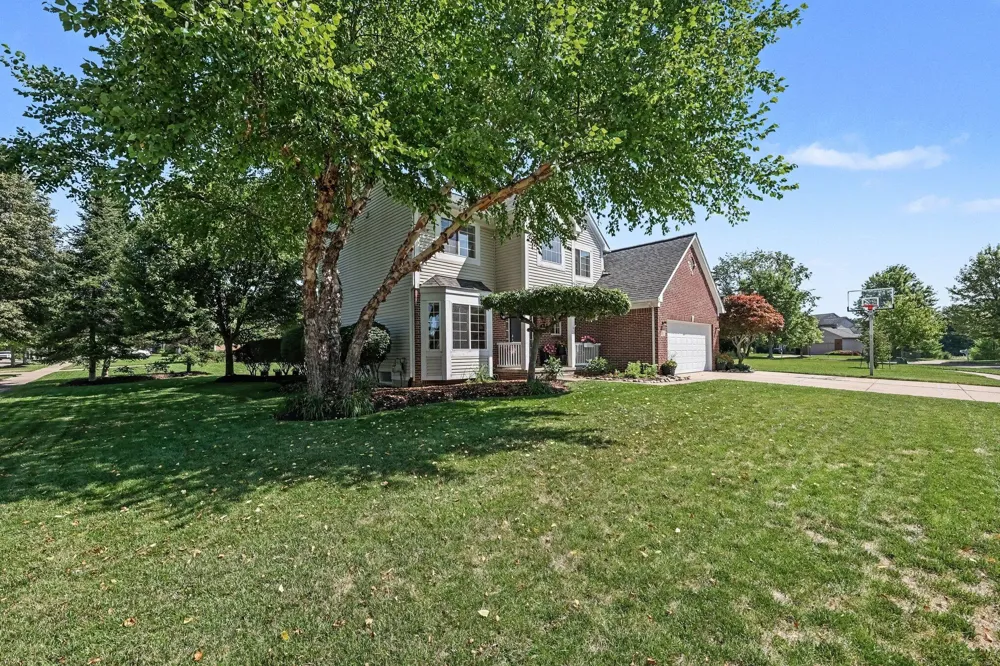 913 Darwin Drive Chelsea, MI 48118