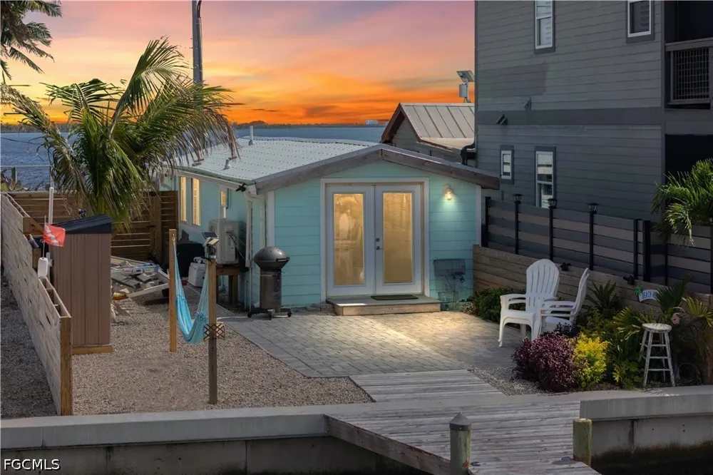 Pine Island Road NW Matlacha, FL 33993