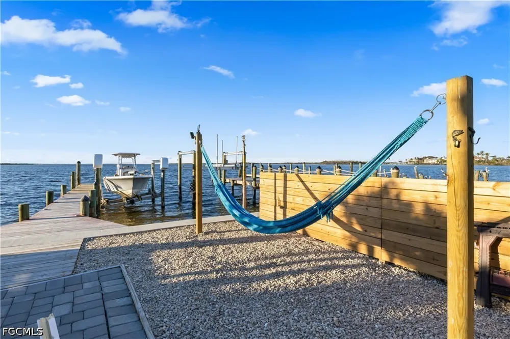 Pine Island Road NW Matlacha, FL 33993