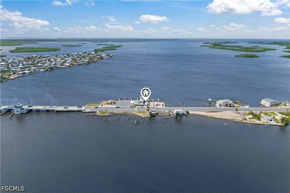 Pine Island Road NW Matlacha, FL 33993