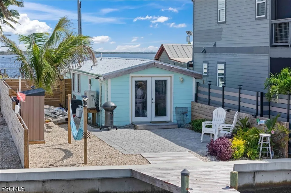 Pine Island Road NW Matlacha, FL 33993