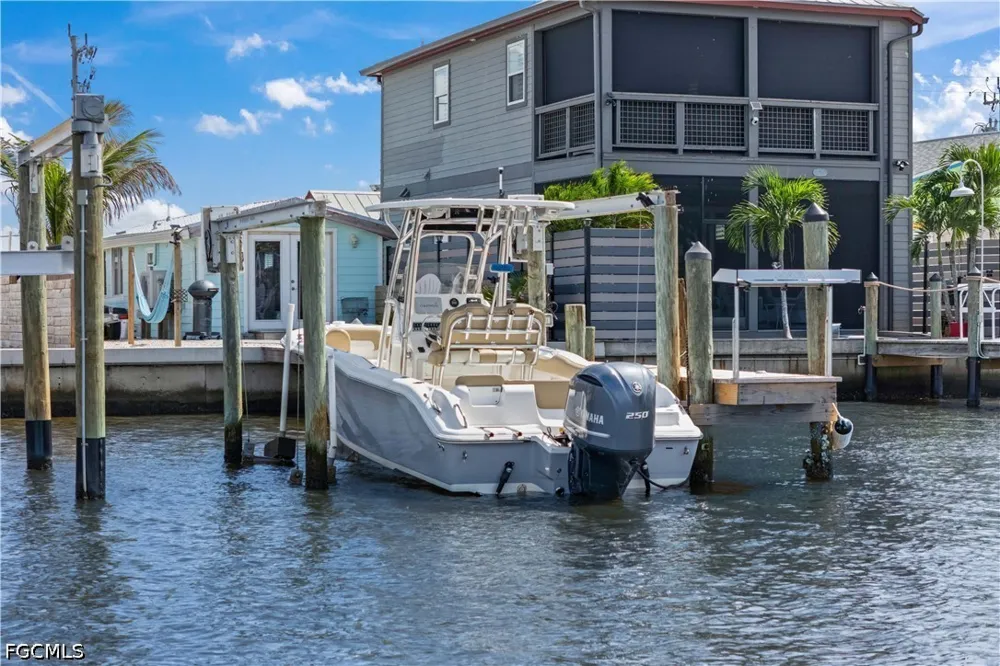 Pine Island Road NW Matlacha, FL 33993