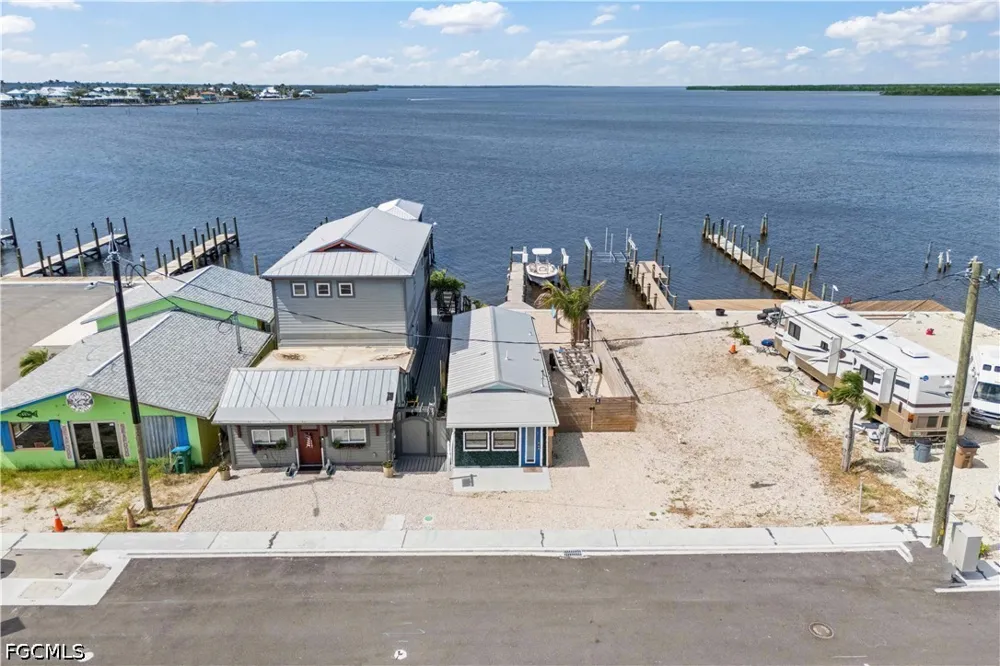 Pine Island Road NW Matlacha, FL 33993