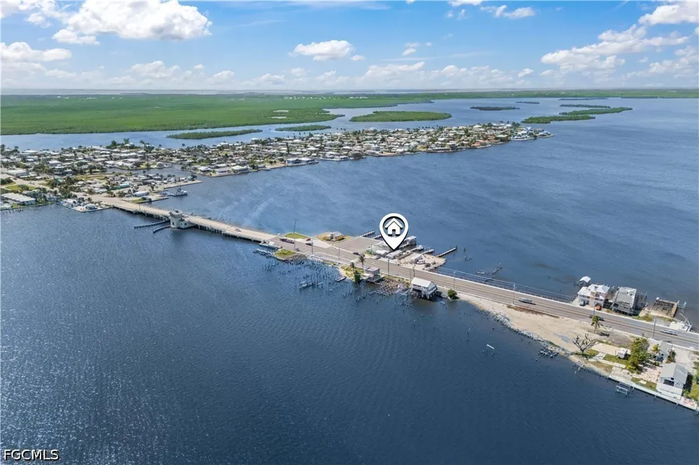 Pine Island Road NW Matlacha, FL 33993