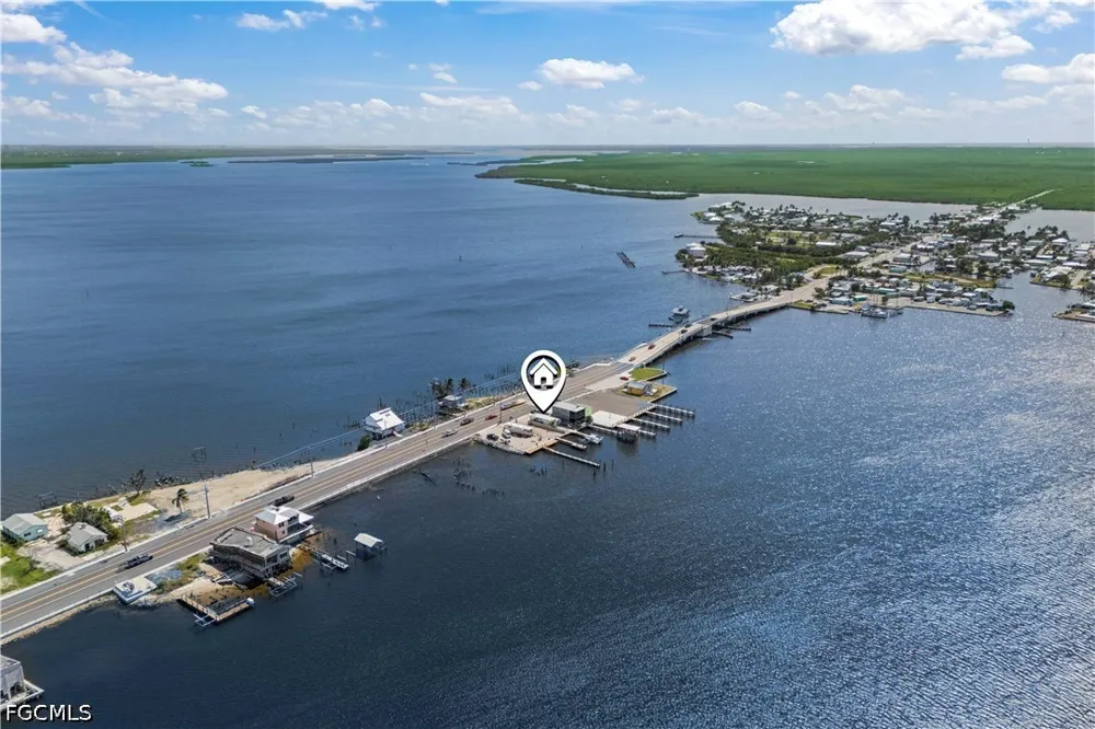 Pine Island Road NW Matlacha, FL 33993