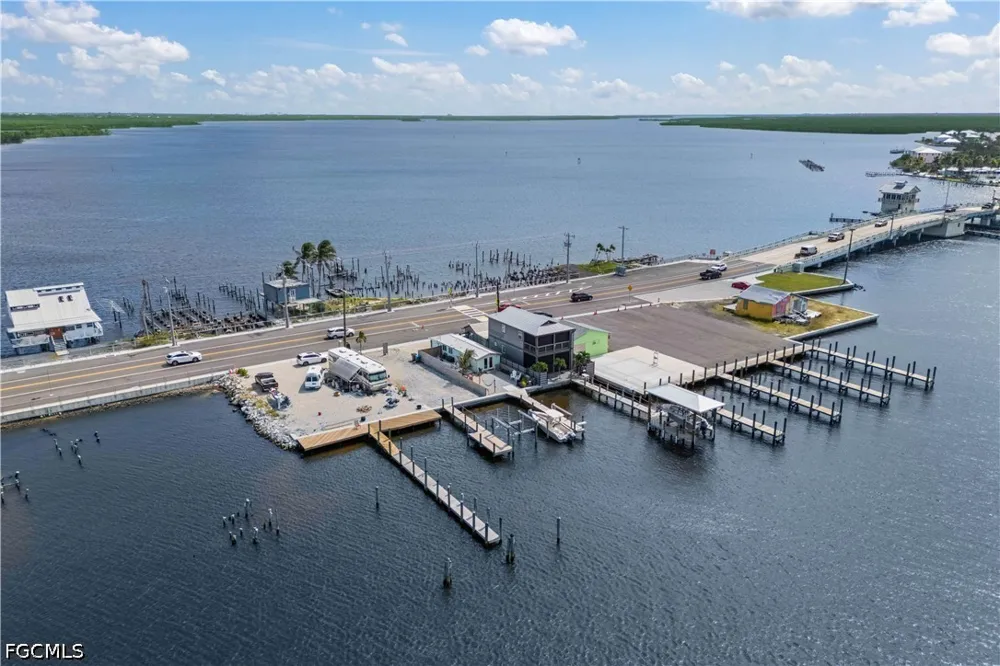 Pine Island Road NW Matlacha, FL 33993