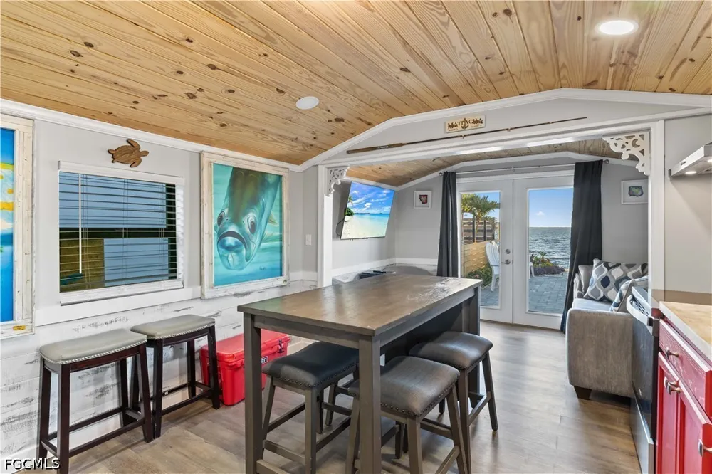 Pine Island Road NW Matlacha, FL 33993