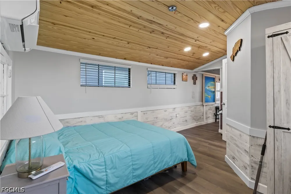 Pine Island Road NW Matlacha, FL 33993