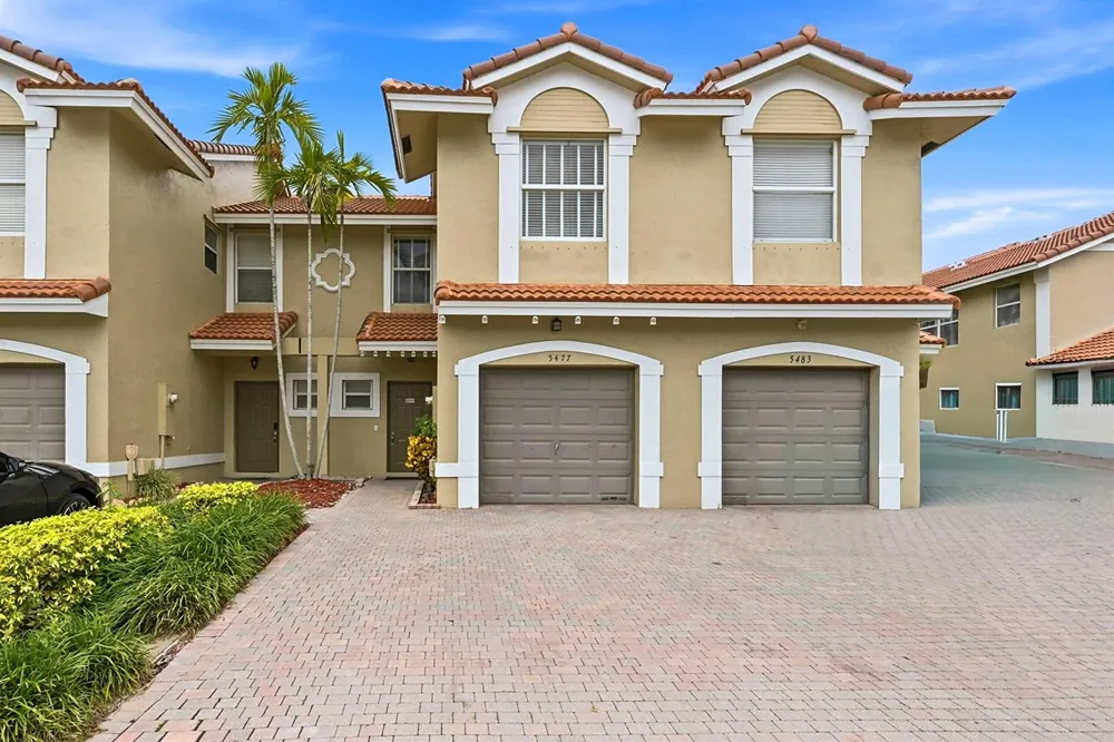 5477 NW 90th Terrace Sunrise, FL 33351