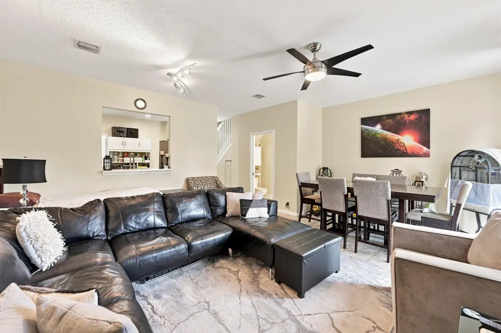 5477 NW 90th Terrace Sunrise, FL 33351